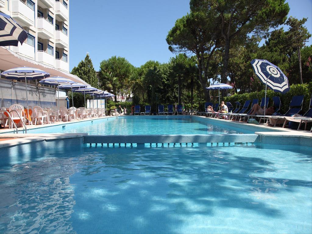 Hotel Medusa Splendid Lignano Sabbiadoro Exterior foto